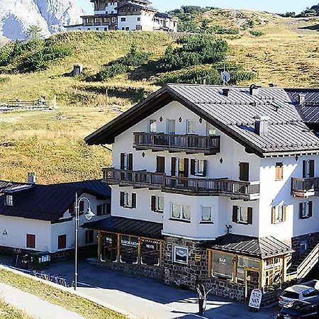 Alpenrose Hotel ซานมาร์ตีโนดีกัสตรอสซา ภายนอก รูปภาพ