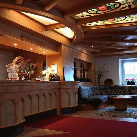 Alpenrose Hotel ซานมาร์ตีโนดีกัสตรอสซา ภายนอก รูปภาพ